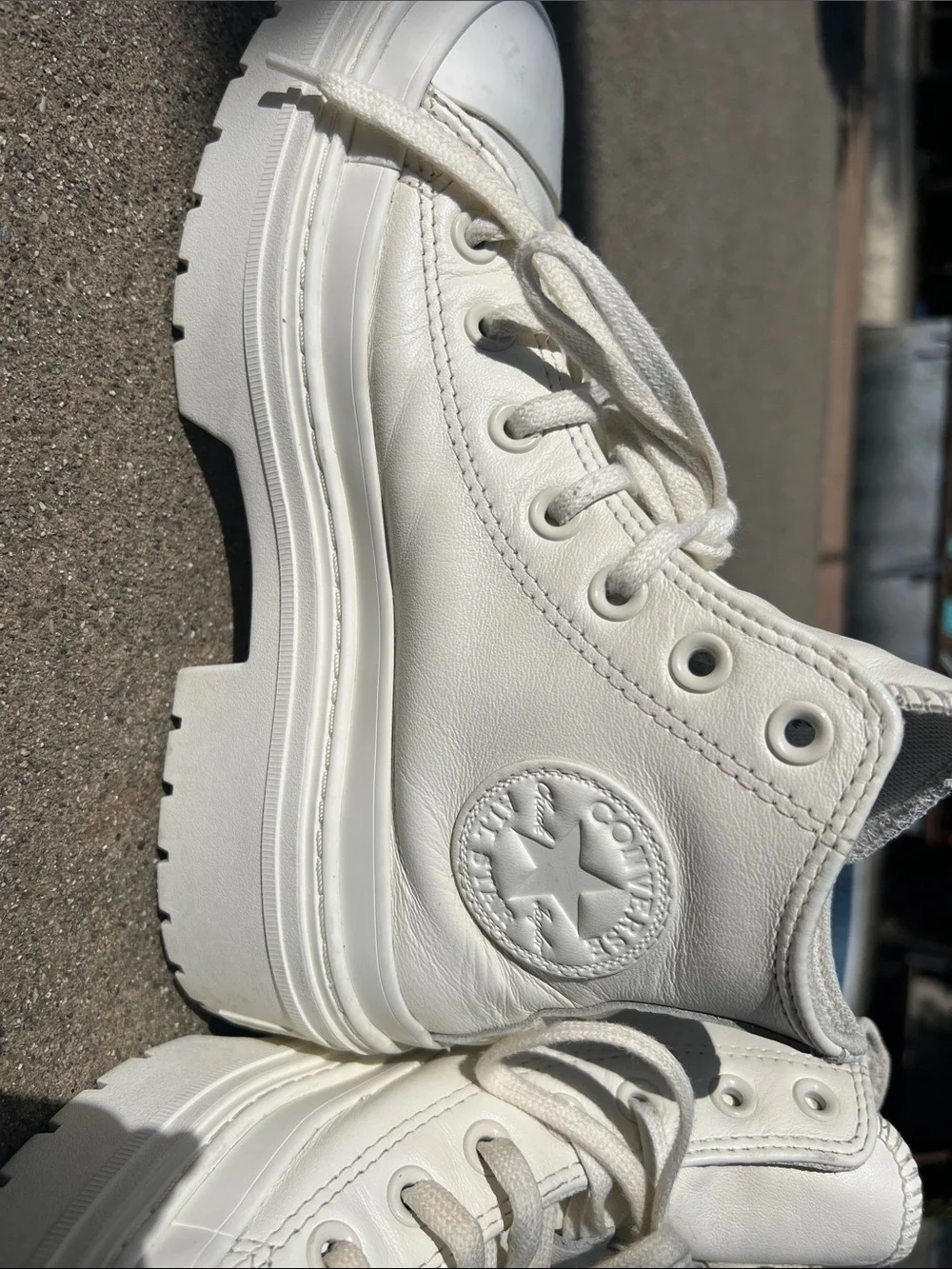Size 8.5 Converse Chuck Taylor All Star Lugged Heel Leather Platform sneakers